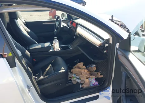 2023 Tesla Model Y Awd/Long Range Dual Motor All-Wheel Drive z USA, uszkodzony, nr VIN 7SAYGDEE5PF755573